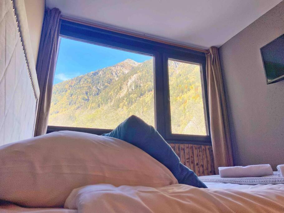 Fantastic Studio By The Lake With Mountain View Chamonix Eksteriør bilde